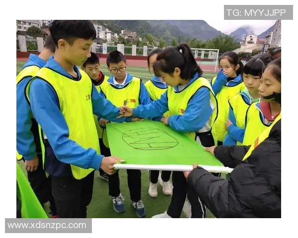 杭州十三中足球教练带领球队奋勇拼搏助力青少年成长与发展